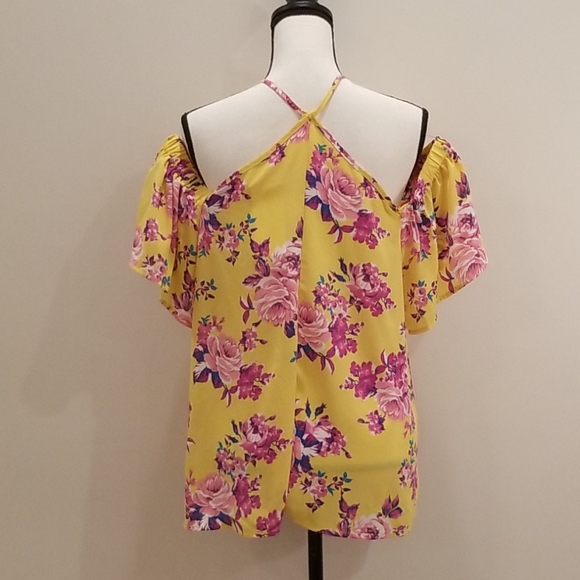 Off The Shoulder Top - Picture 2 of 2